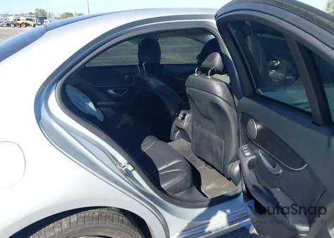 2016 Mercedes-Benz C 300 из США, поврежденный, VIN 55SWF4KB6GU098332